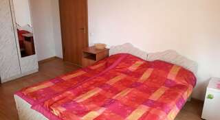 Гостиница Alexandra Guest House Адлер Трехместный номер с балконом-2